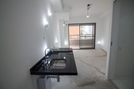 Cozinha de kitnet/studio à venda com 1 quarto, 28m² em Santo Amaro, São Paulo