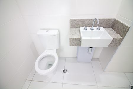 Banheiro Social de kitnet/studio à venda com 1 quarto, 28m² em Santo Amaro, São Paulo