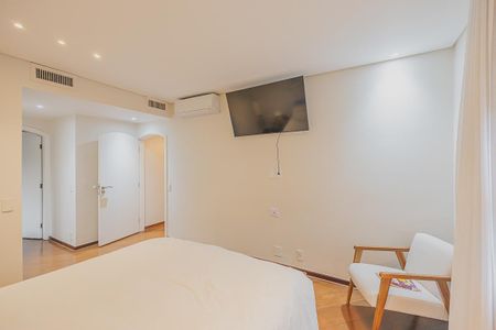 Apartamento à venda com 240m², 3 quartos e 3 vagasSuíte 2