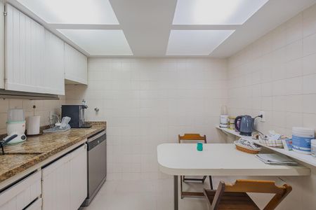 Apartamento à venda com 240m², 3 quartos e 3 vagasCozinha