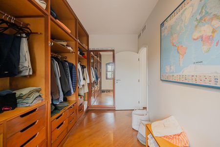 Apartamento à venda com 240m², 3 quartos e 3 vagasCloset da suíte 2