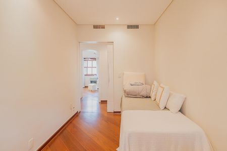 Apartamento à venda com 240m², 3 quartos e 3 vagasQuarto