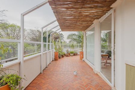 Apartamento à venda com 240m², 3 quartos e 3 vagasTerraço