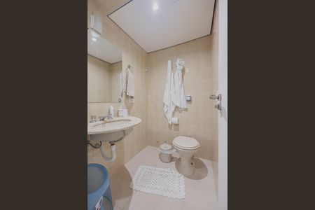 Apartamento à venda com 240m², 3 quartos e 3 vagasBanheiro da Suíte 1