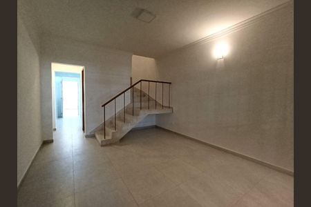 Casa à venda com 2 quartos, 100m² em Vila Gomes, São Paulo