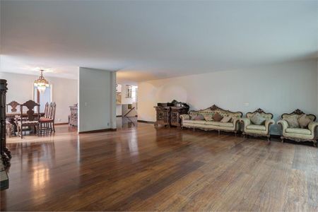 Casa à venda com 3 quartos, 438m² em Granja Julieta, São Paulo