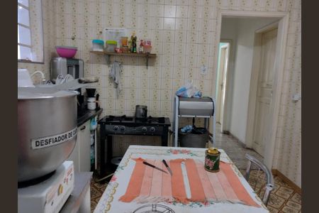 Casa à venda com 2 quartos, 167m² em Utinga, Santo André