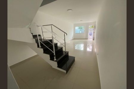 Casa à venda com 182m², 3 quartos e 6 vagas