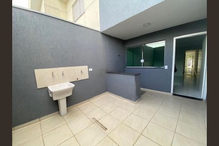 Casa à venda com 182m², 3 quartos e 6 vagas