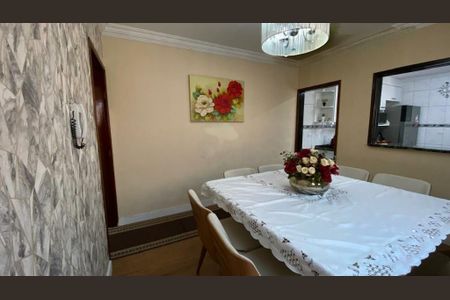 Casa à venda com 223m², 3 quartos e 5 vagas