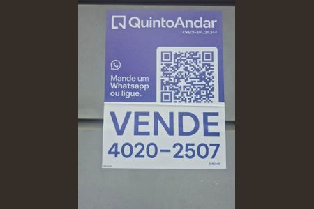 Casa à venda com 122m², 3 quartos e 2 vagas Casa à venda com 122m², 3 quartos e 2 vagasFachada