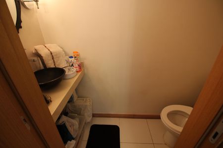 Casa de condomínio à venda com 144m², 3 quartos e 2 vagasLavabo