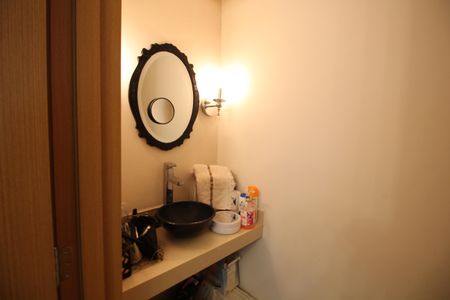 Casa de condomínio à venda com 144m², 3 quartos e 2 vagasLavabo