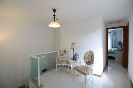 Casa de condomínio à venda com 144m², 3 quartos e 2 vagasHall