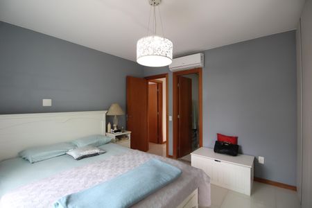 Casa de condomínio à venda com 144m², 3 quartos e 2 vagasSuíte 3