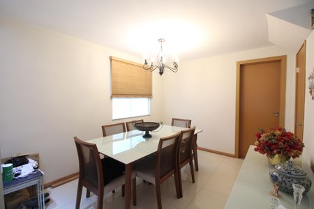 Sala de casa de condomínio à venda com 3 quartos, 144m² em Freguesia (jacarepaguá), Rio de Janeiro