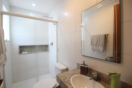 Casa de condomínio à venda com 144m², 3 quartos e 2 vagasBanheiro da Suíte 1