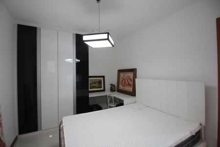 Casa de condomínio à venda com 144m², 3 quartos e 2 vagasSuíte 1