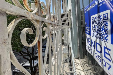 Apartamento à venda com 55m², 2 quartos e 1 vagaPlaquinha