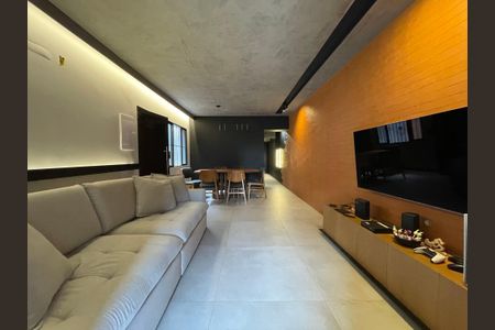 Casa à venda com 140m², 3 quartos e 2 vagasSala