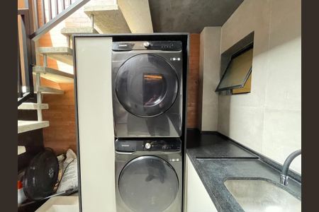 Casa à venda com 140m², 3 quartos e 2 vagas Casa à venda com 140m², 3 quartos e 2 vagasÁrea de Serviço