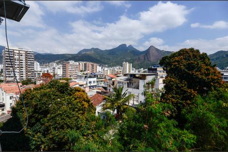 Apartamento à venda com 90m², 2 quartos e 1 vaga Apartamento à venda com 90m², 2 quartos e 1 vagaSala