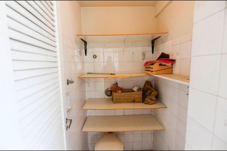 Apartamento à venda com 90m², 2 quartos e 1 vaga Apartamento à venda com 90m², 2 quartos e 1 vagaBanheiro de Serviço