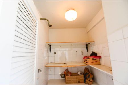 Apartamento à venda com 90m², 2 quartos e 1 vaga Apartamento à venda com 90m², 2 quartos e 1 vagaBanheiro de Serviço