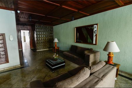 Apartamento à venda com 90m², 2 quartos e 1 vaga Apartamento à venda com 90m², 2 quartos e 1 vagaHall