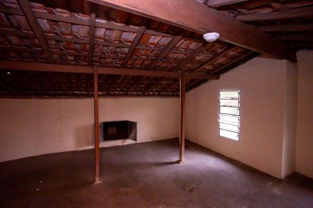 Casa para alugar com 355m², 5 quartos e 4 vagasPorão