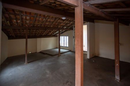 Casa para alugar com 355m², 5 quartos e 4 vagasPorão