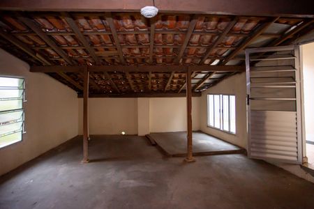 Casa para alugar com 355m², 5 quartos e 4 vagasPorão