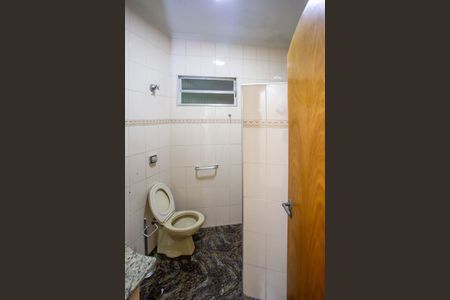 Casa para alugar com 355m², 5 quartos e 4 vagasBanheiro 1