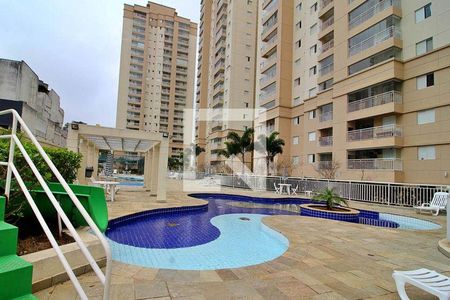 Apartamento à venda com 77m², 3 quartos e 2 vagas Apartamento à venda com 77m², 3 quartos e 2 vagasÁrea comum - Piscina
