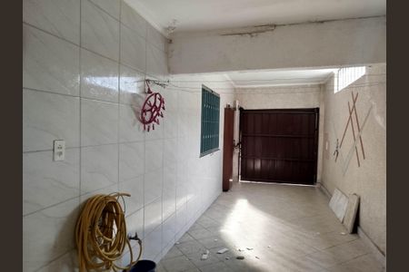 Casa à venda com 151m², 4 quartos e 3 vagas Casa à venda com 151m², 4 quartos e 3 vagasGaragem