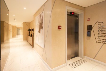 Apartamento à venda com 74m², 2 quartos e 1 vaga Apartamento à venda com 74m², 2 quartos e 1 vagaHall social