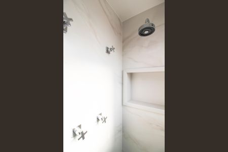 Apartamento à venda com 74m², 2 quartos e 1 vaga Apartamento à venda com 74m², 2 quartos e 1 vagaBanheiro da Suíte 2