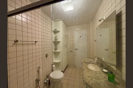 Apartamento para alugar com 136m², 3 quartos e 1 vaga Apartamento para alugar com 136m², 3 quartos e 1 vagaBanheiro social 2