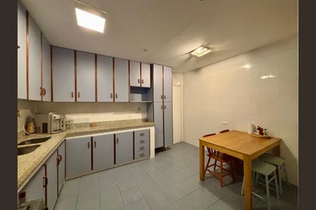 Apartamento para alugar com 136m², 3 quartos e 1 vaga Apartamento para alugar com 136m², 3 quartos e 1 vagaCozinha