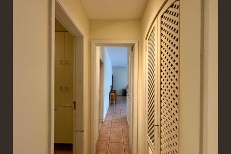 Apartamento para alugar com 136m², 3 quartos e 1 vaga Apartamento para alugar com 136m², 3 quartos e 1 vagaCorredor