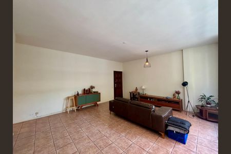 Apartamento para alugar com 136m², 3 quartos e 1 vaga Apartamento para alugar com 136m², 3 quartos e 1 vagaSala