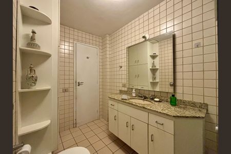 Apartamento para alugar com 136m², 3 quartos e 1 vaga Apartamento para alugar com 136m², 3 quartos e 1 vagaBanheiro social 2