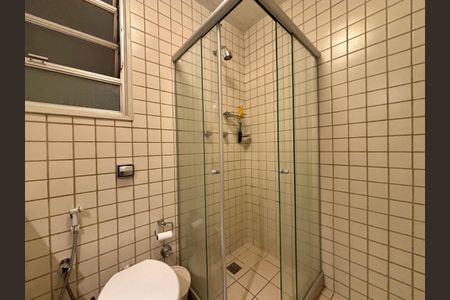 Apartamento para alugar com 136m², 3 quartos e 1 vaga Apartamento para alugar com 136m², 3 quartos e 1 vagaBanheiro social 1