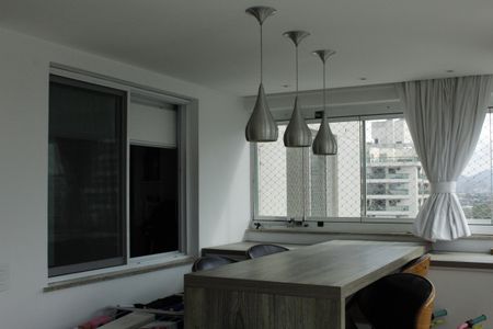 Varanda de apartamento para alugar com 3 quartos, 103m² em Barra da Tijuca, Rio de Janeiro