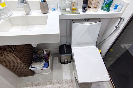 Apartamento à venda com 184m², 3 quartos e 2 vagas Apartamento à venda com 184m², 3 quartos e 2 vagasBanheiro da Suíte 2