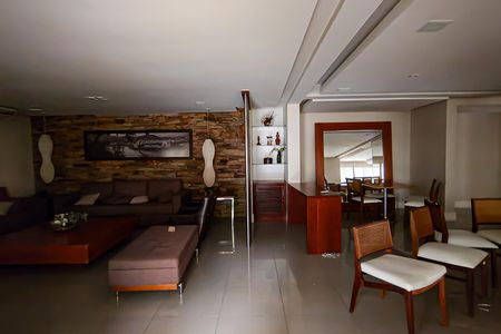 Apartamento à venda com 184m², 3 quartos e 2 vagas Apartamento à venda com 184m², 3 quartos e 2 vagasÁrea comum