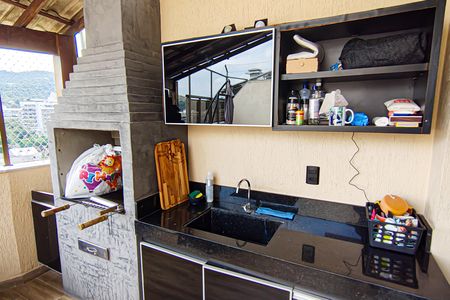 Apartamento à venda com 184m², 3 quartos e 2 vagas Apartamento à venda com 184m², 3 quartos e 2 vagasCobertura