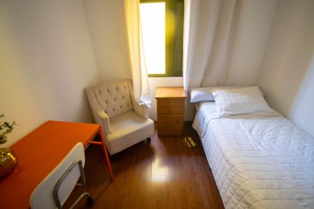 Casa à venda com 200m², 3 quartos e 2 vagas Casa à venda com 200m², 3 quartos e 2 vagasQuarto 2