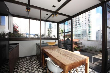 Apartamento à venda com 2 quartos, 142m² em Vila Olímpia, São Paulo