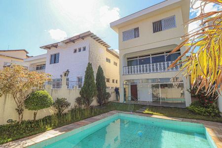Casa à venda com 320m², 4 quartos e 4 vagas